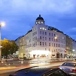 Julius 26 - Duplex Apartment 5 Mins To City Center